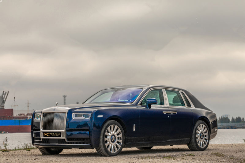 Rolls-Royce-Phantom-VIII-8-chauffeur-in-london